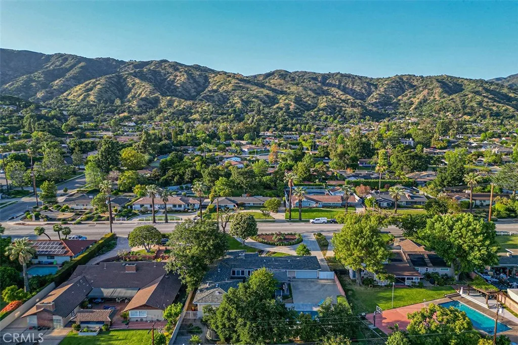 726 E Sierra Madre Avenue, Glendora, CA 91741