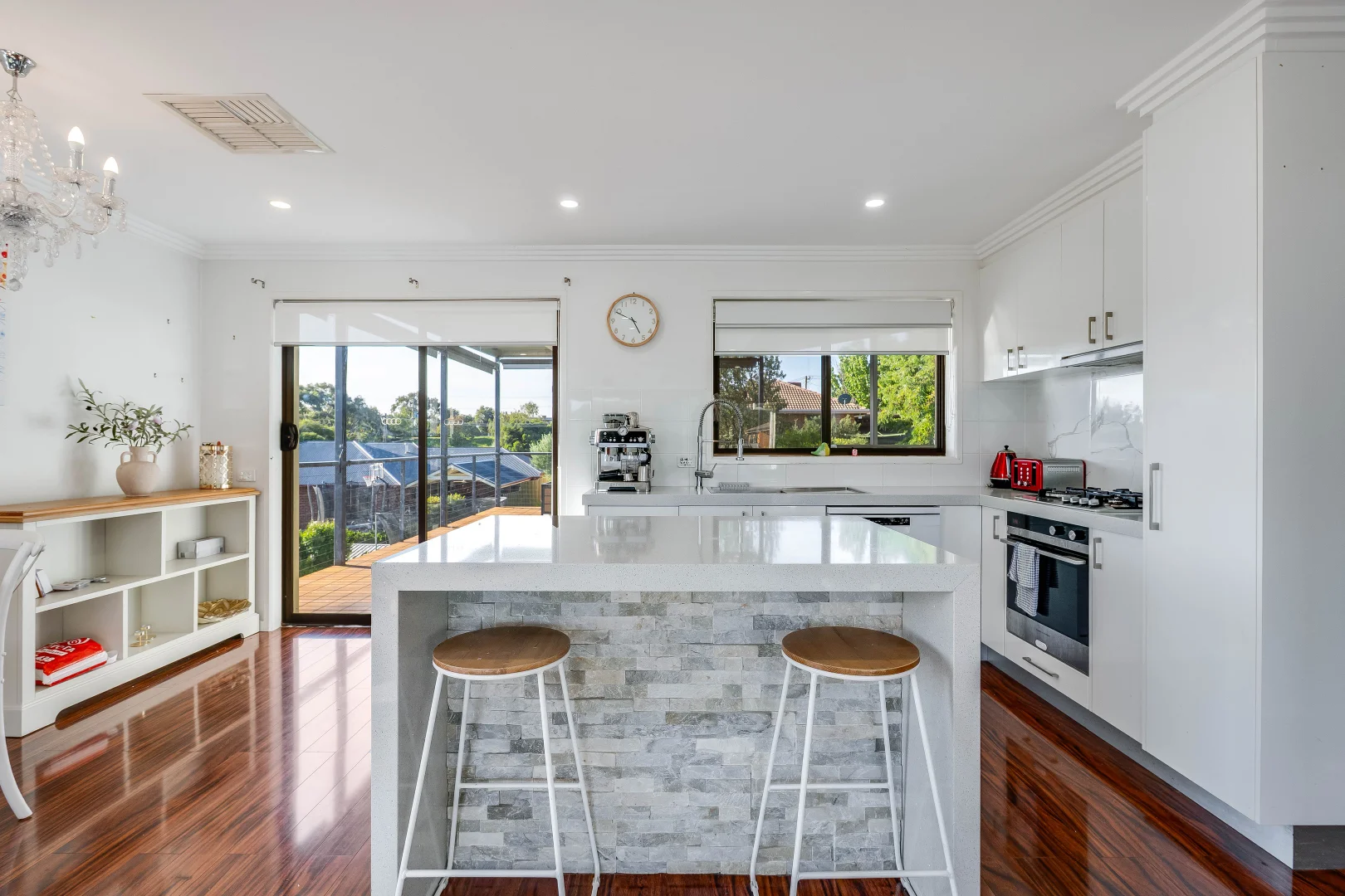 Additional image 5 of 322 Bimbadeen Avenue, East Albury NSW 2640
