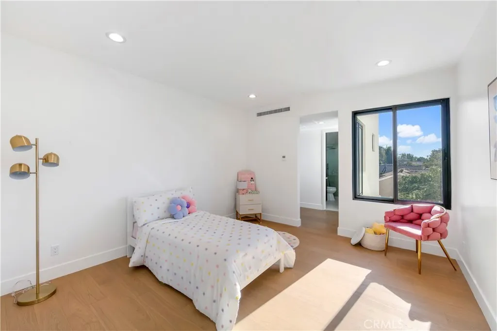Additional image 32 of 853 Oak St, Costa Mesa, CA 92627