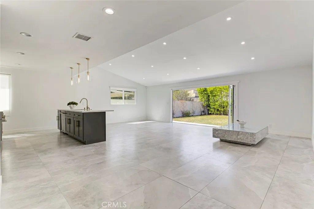 Additional image 4 of 5515 Hermitage Avenue, Valley Village, CA 91607