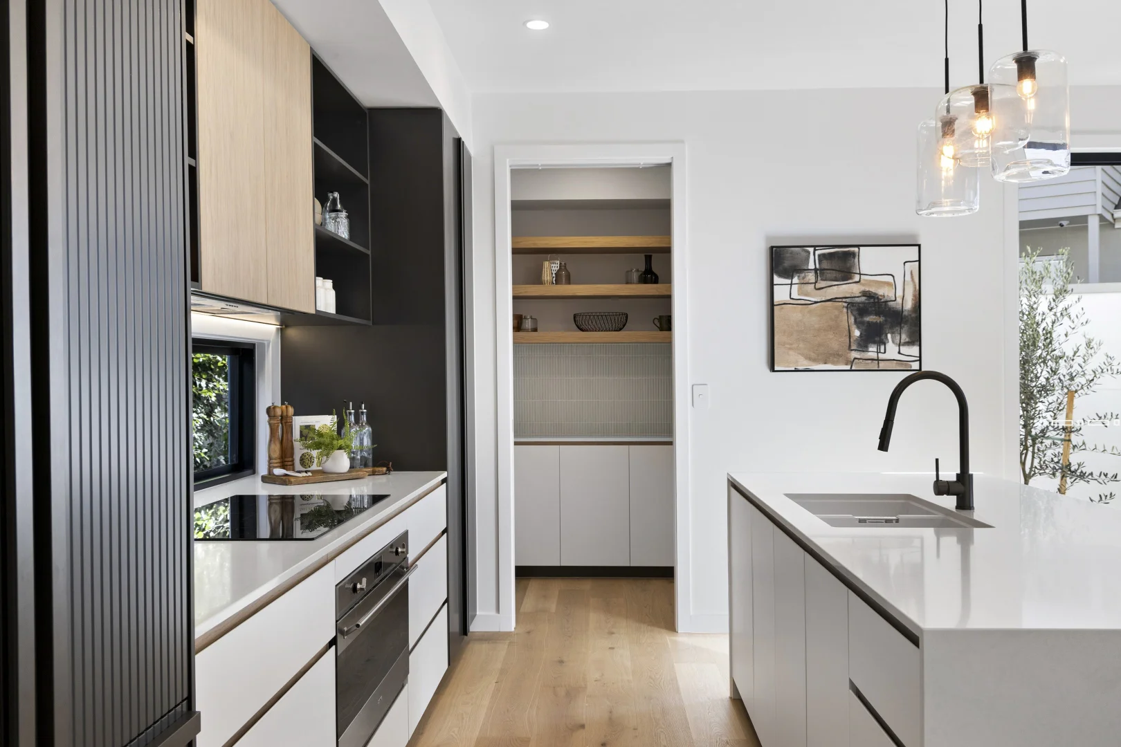 Additional image 5 of 75 Amalfi Drive, Surfers Paradise QLD 4217