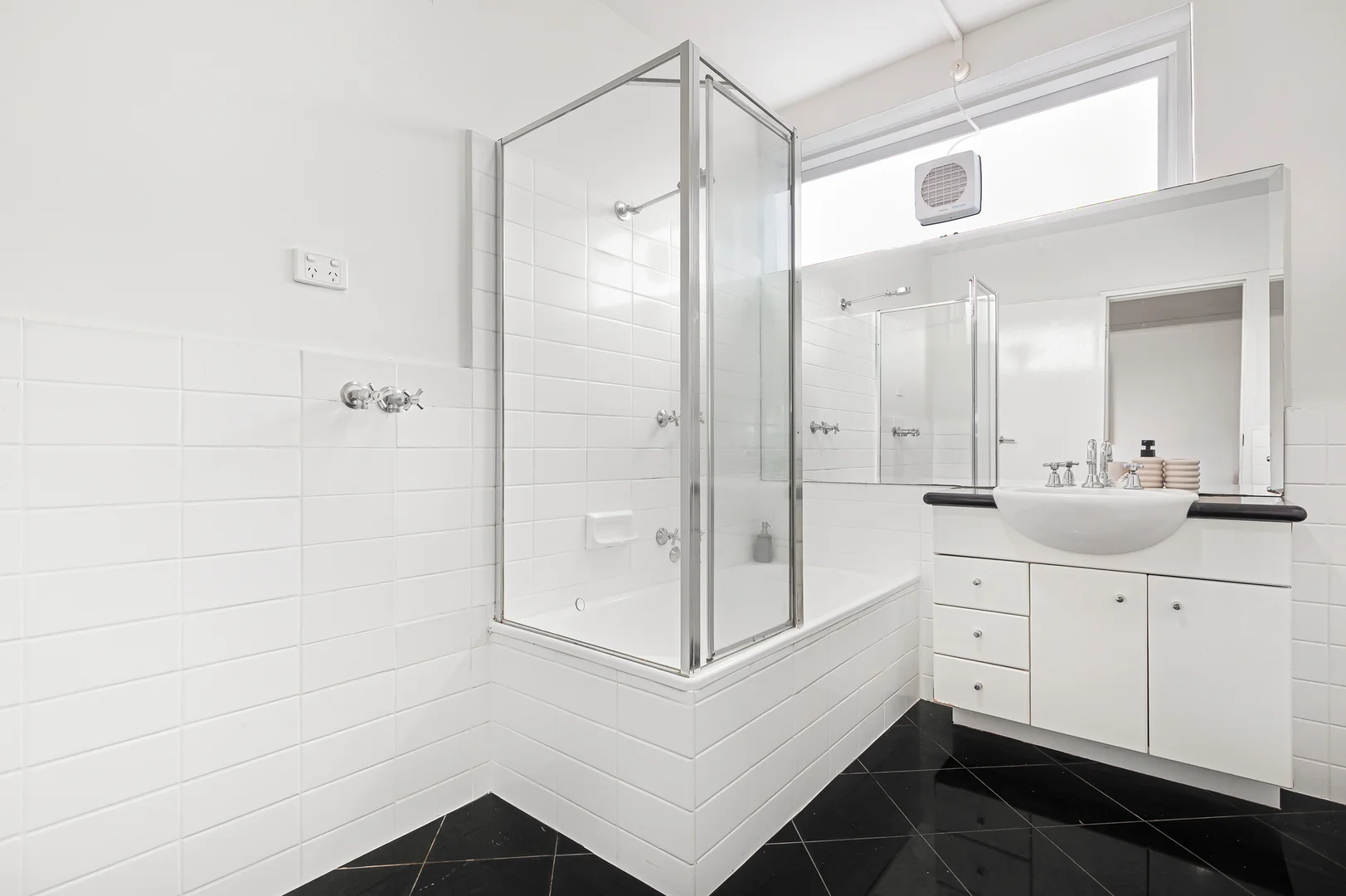 Additional image 7 of 4/44 Robe Street, St Kilda VIC 3182