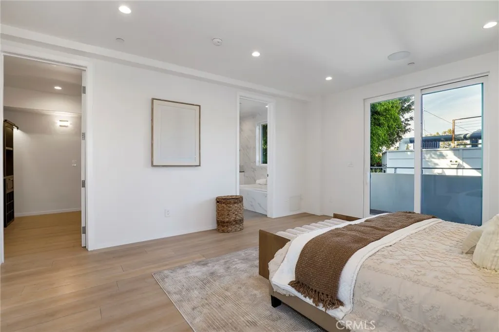 Additional image 99 of 2309 Cove Avenue, Los Angeles, CA 90039