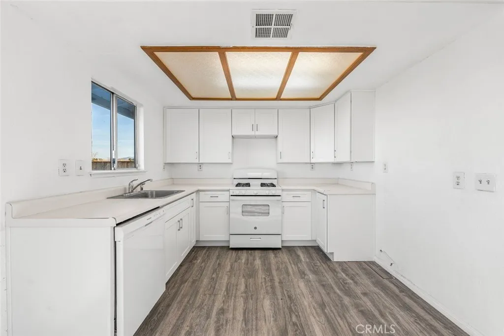 Additional image 20 of 40974 156th Street E, Lake Los Angeles, CA 93535