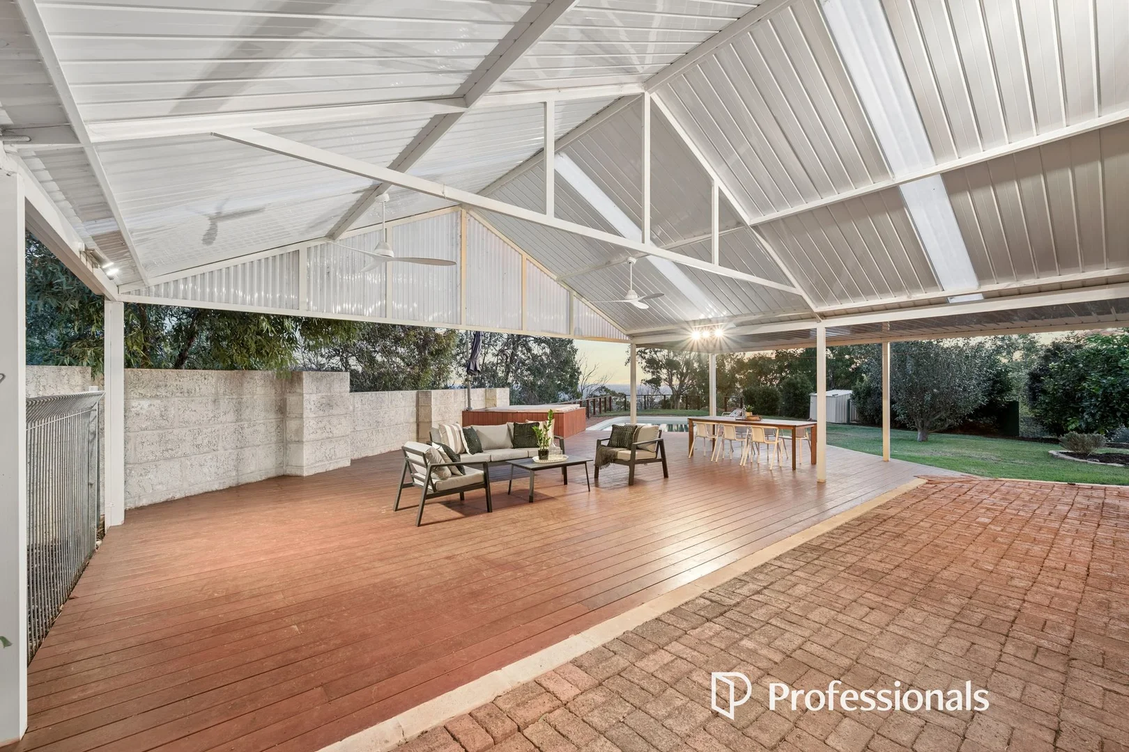 Additional image 2 of 1 High Peak Place, Lesmurdie WA 6076