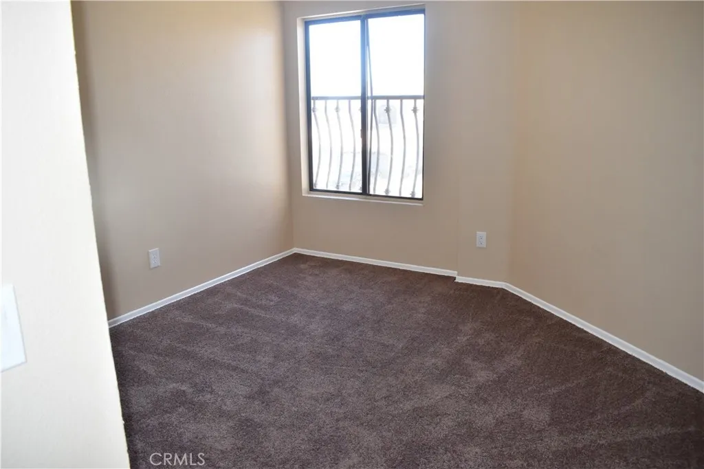 Additional image 11 of 325 Rainbow Ter, Palmdale, CA 93551