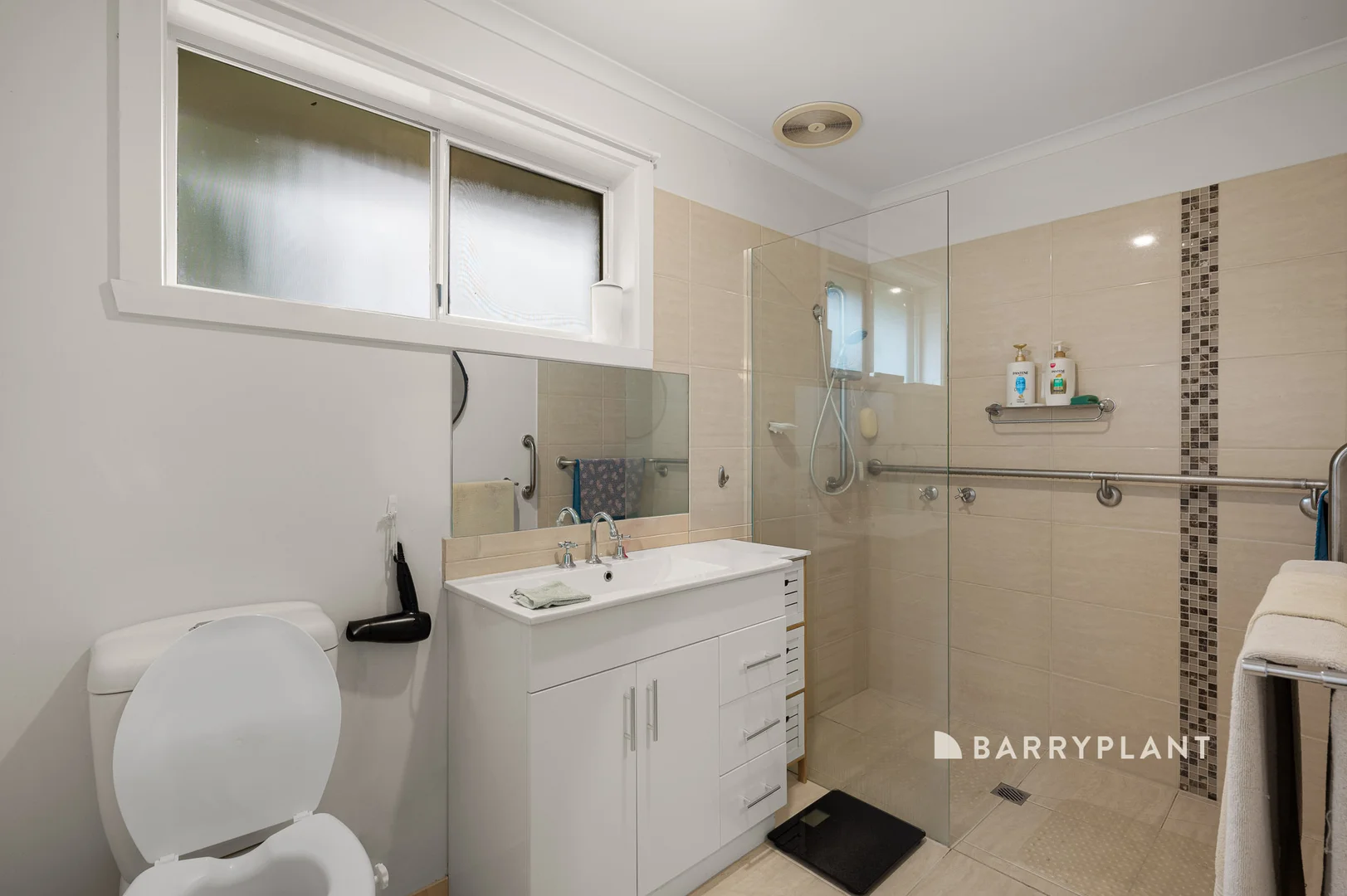 Additional image 11 of 1/9 Archibald Crescent, Warragul VIC 3820