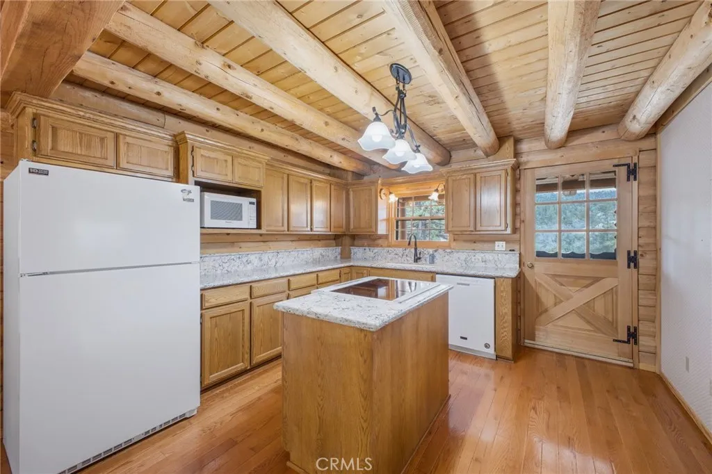 Additional image 45 of 33052 Donner Ln, Running Springs, CA 92382