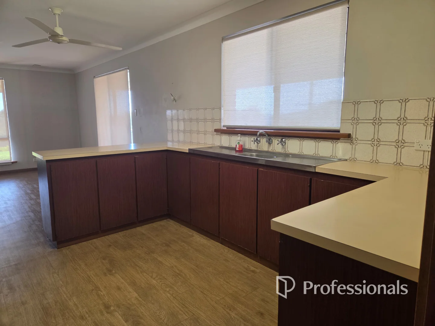 6 Eagle Crescent, Eaton WA 6232 photo 4