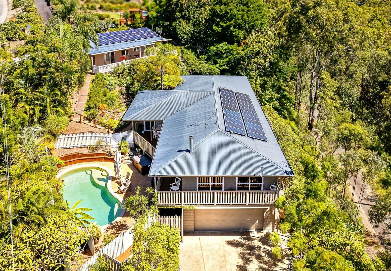 33 Glenrowan Drive, Tallai QLD 4213