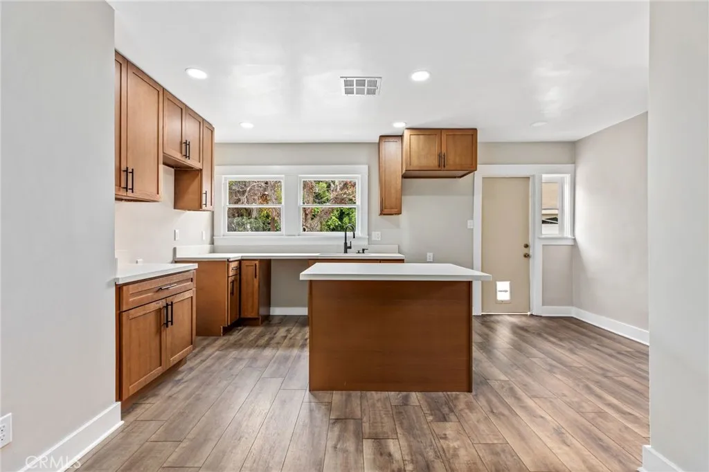 Additional image 70 of 4427 Sunnyside Dr, Riverside, CA 92506