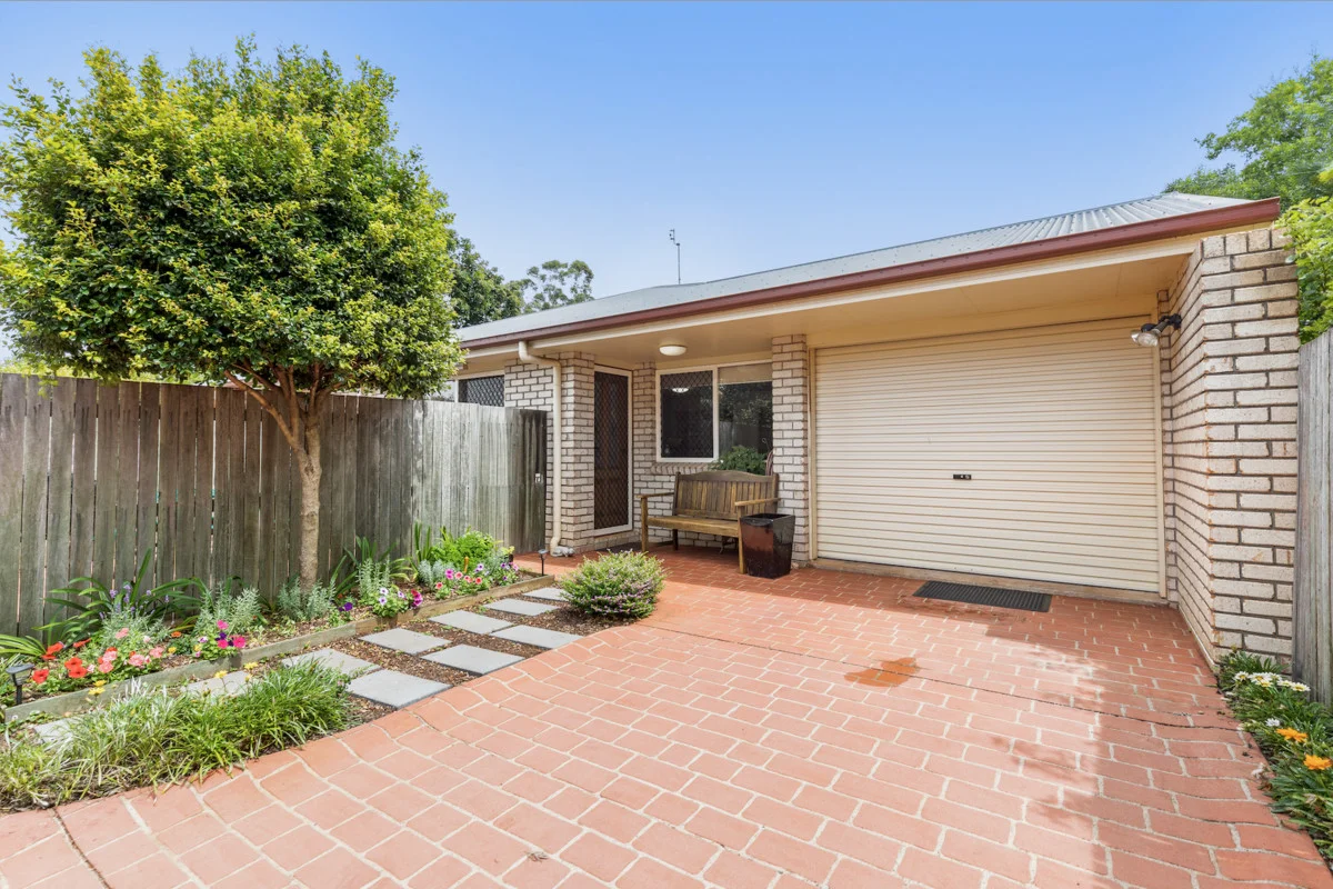 2/318b South Street, Harristown QLD 4350