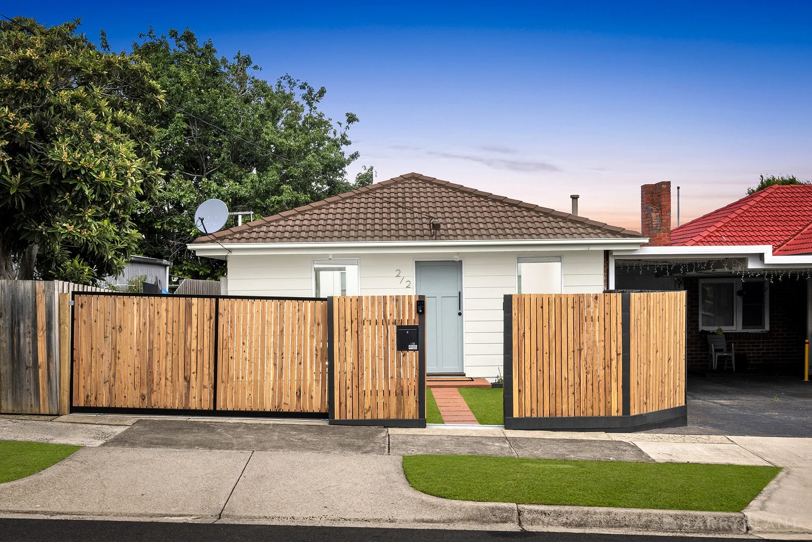 2/2 Barnett Grove, Noble Park VIC 3174