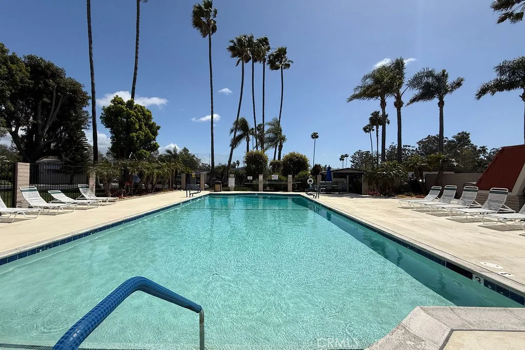 24921 Muirlands Boulevard Unit 58, Lake Forest, CA 92630