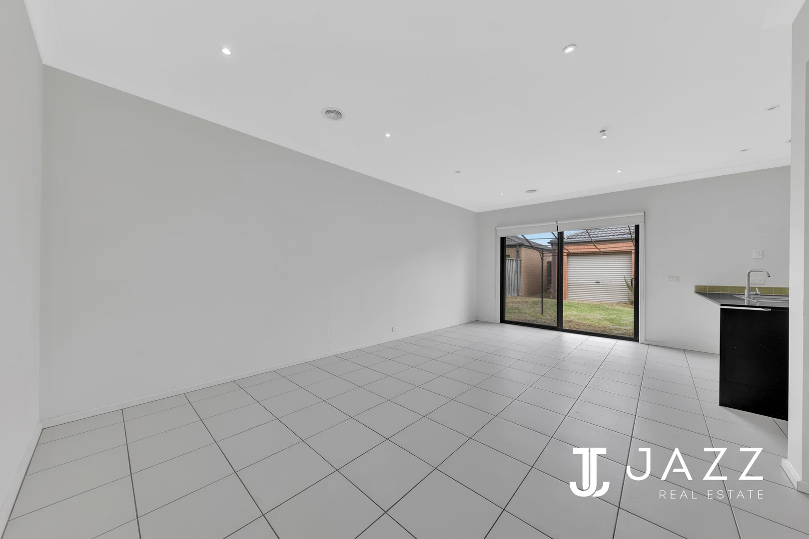 8 Staghorn Terrace, Point Cook VIC 3030 photo 4