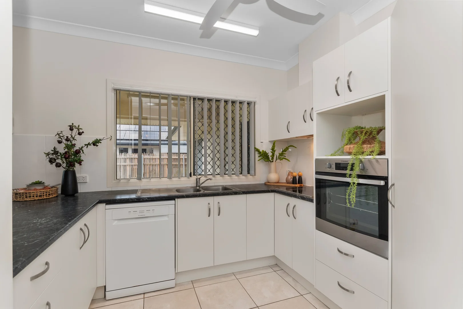 6 Aquatic Place, Idalia QLD 4811 photo 3
