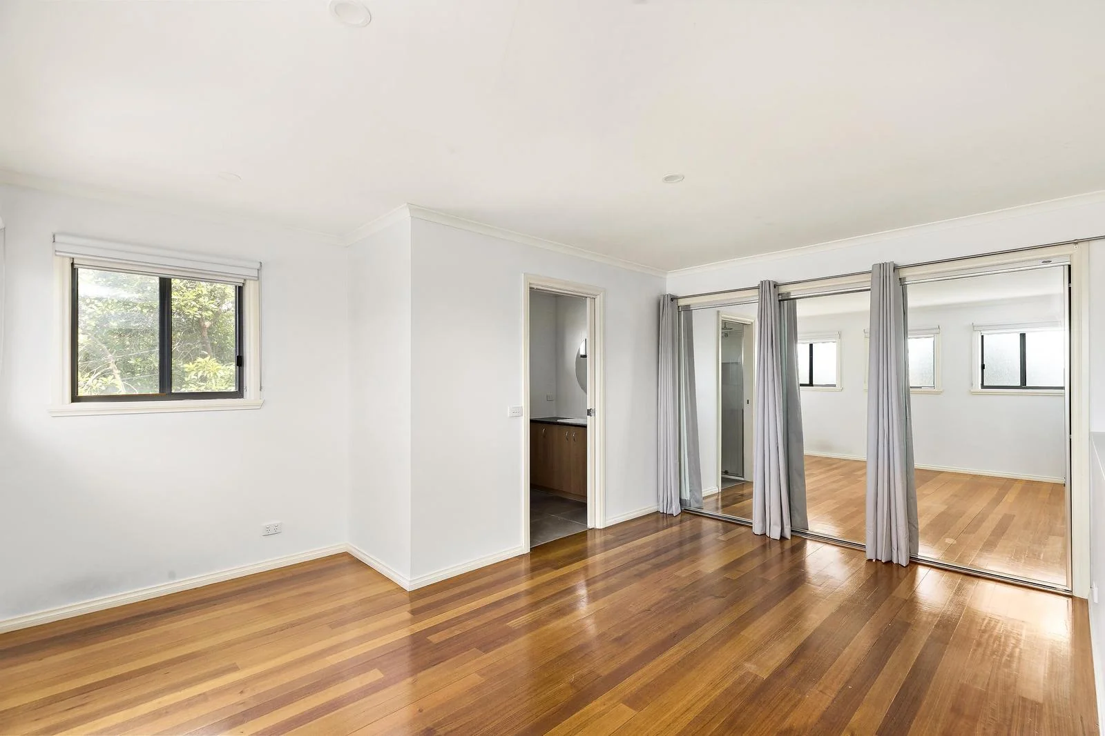 Additional image 5 of 1/7 Dunolly Crescent, Reservoir VIC 3073