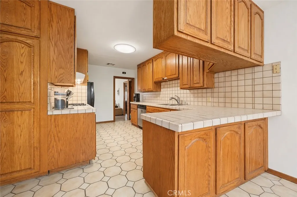 Additional image 20 of 816 N Kenmore Avenue, Los Angeles, CA 90029