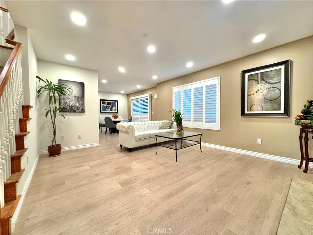 819 W Duarte Rd, Monrovia, CA 91016 photo 5