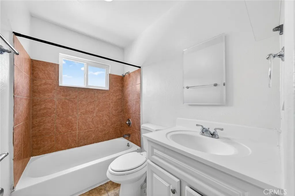 Additional image 8 of 1118 S Exmoor Ave, Compton, CA 90220