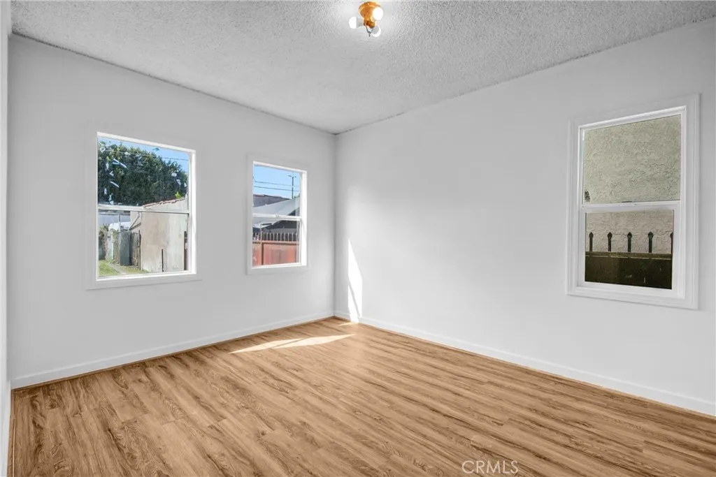 Additional image 19 of 914 E 83rd Street, Los Angeles, CA 90001