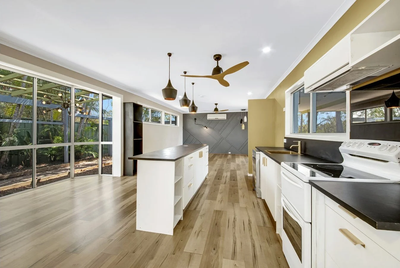 94 Allunga Drive, Glen Eden QLD 4680 photo 3