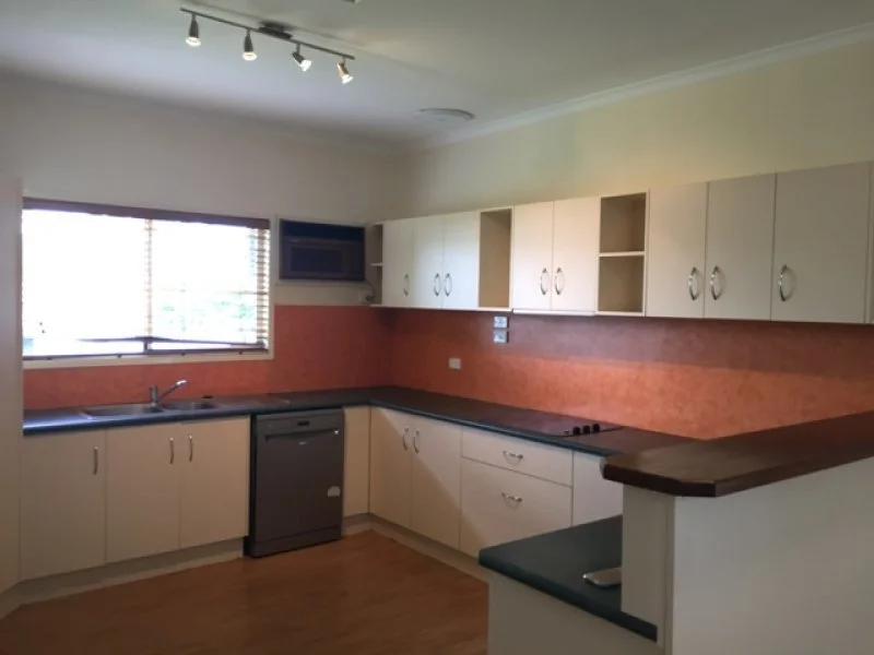 Additional image 17 of 30 Mellish Crescent, Emerald QLD 4720