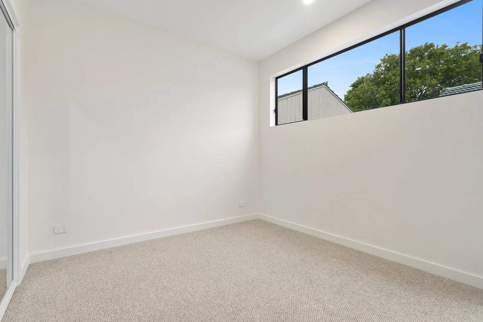 Additional image 2 of 8 Newton Crescent, Oak Flats NSW 2529