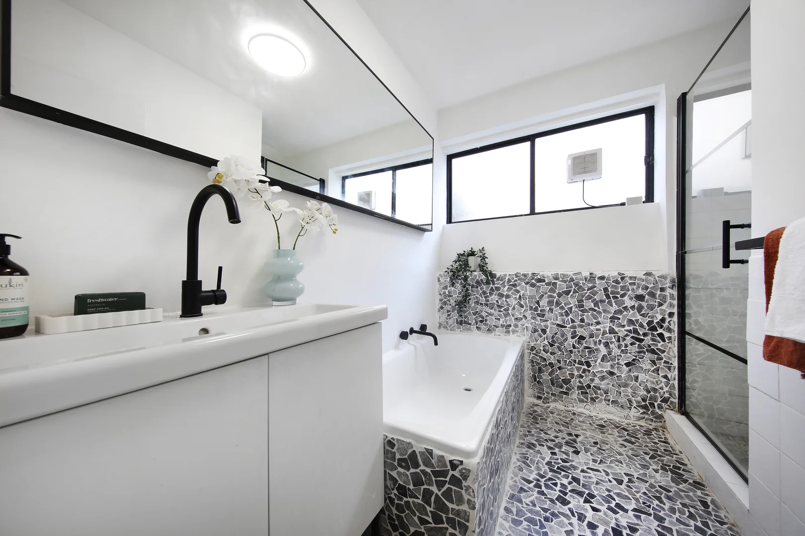 Additional image 10 of 2/10 Brentwood Street, Bentleigh VIC 3204