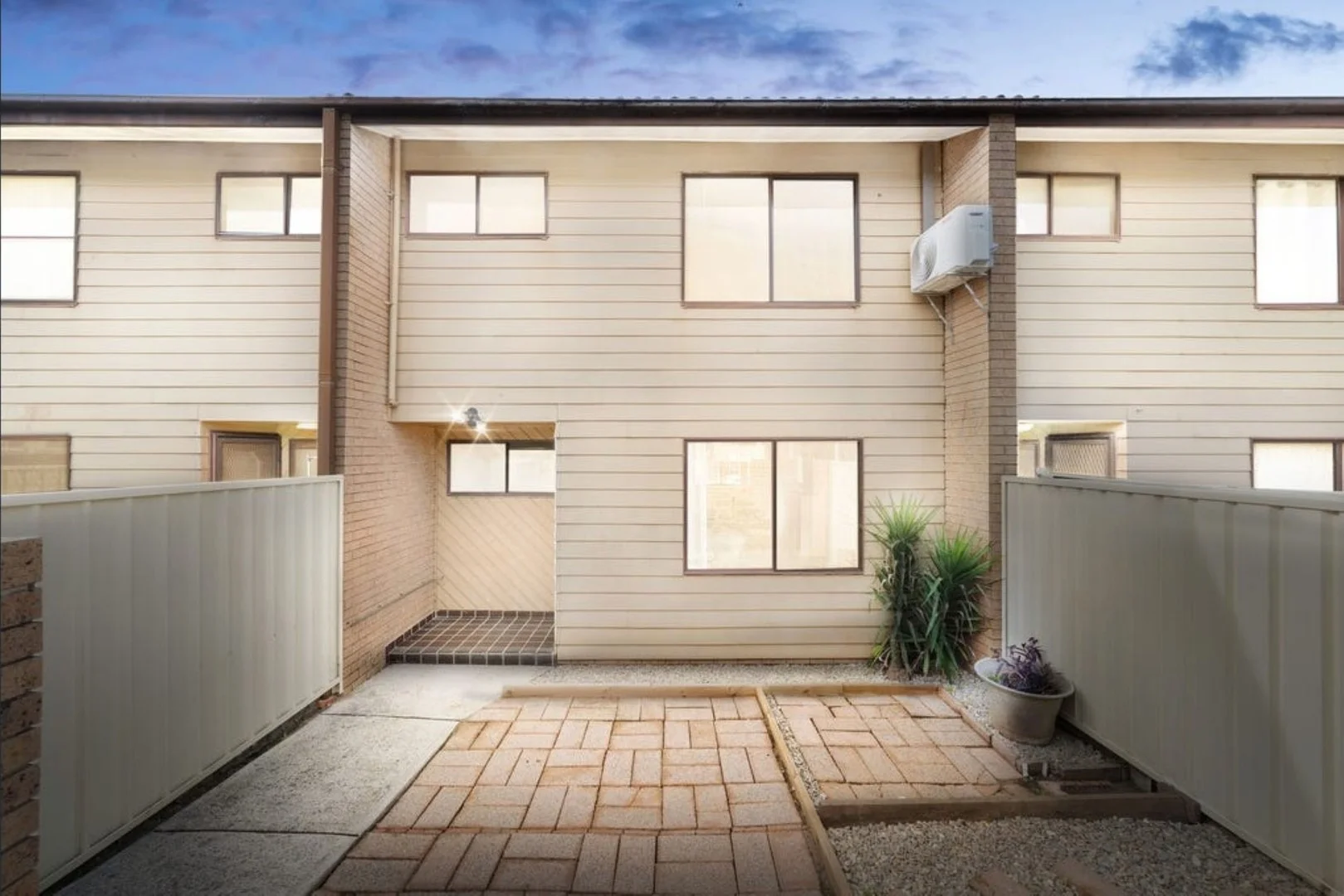 3/2C Bringelly Road, Kingswood NSW 2747