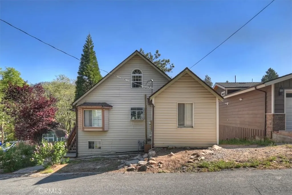 23723 Hillside Dr, Crestline, CA 92325 photo 4