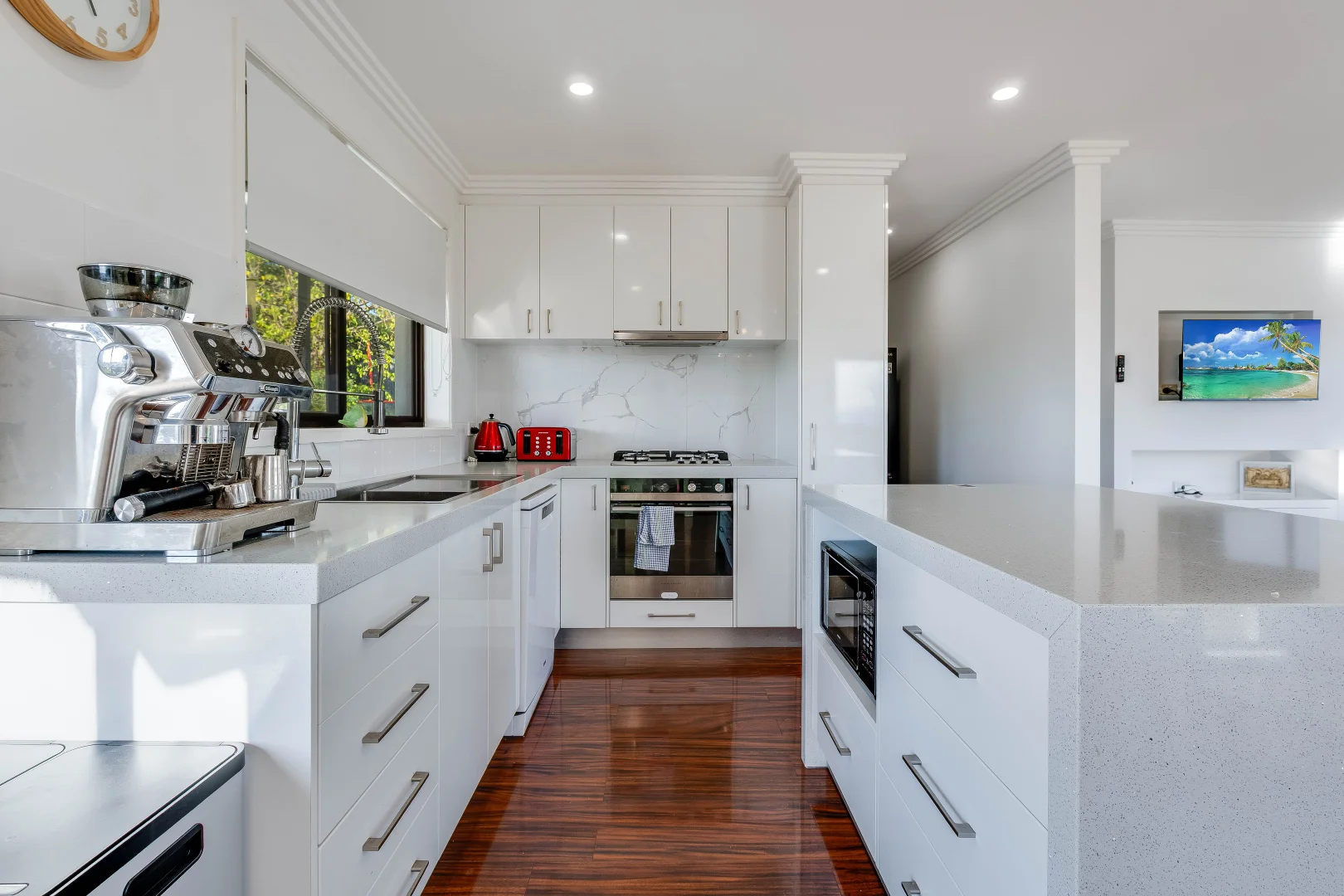 Additional image 8 of 322 Bimbadeen Avenue, East Albury NSW 2640