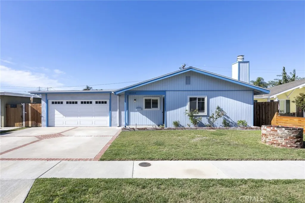 19111 Carp Circle, Huntington Beach, CA 92646 photo 2