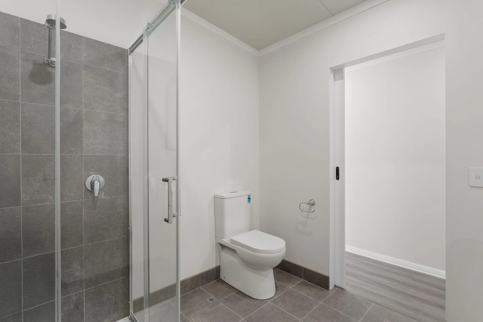 Granny flat 1/155 Berwick St, Victoria Park WA 6100