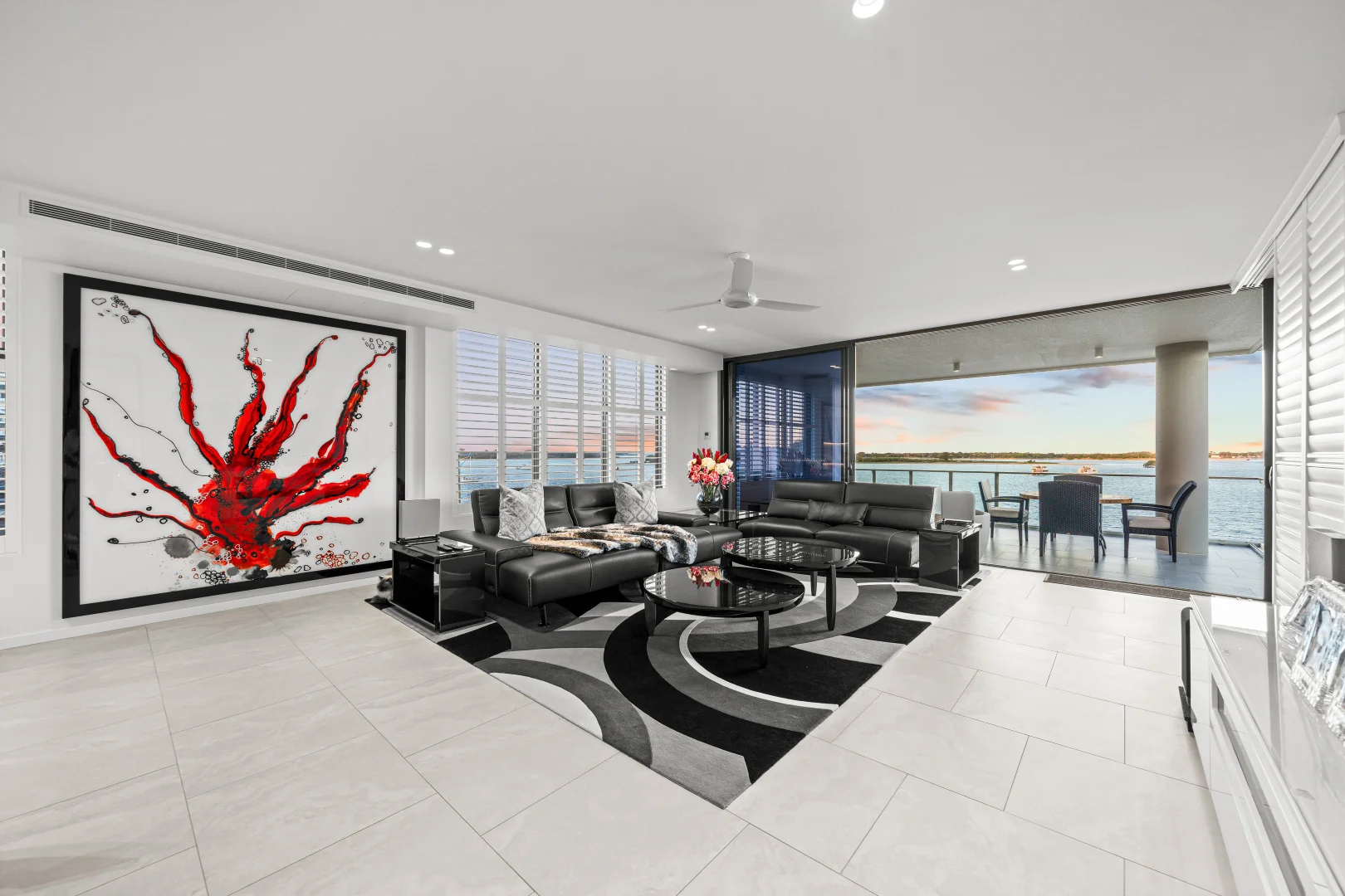 Additional image 4 of 401/286 Marine Parade, Labrador QLD 4215