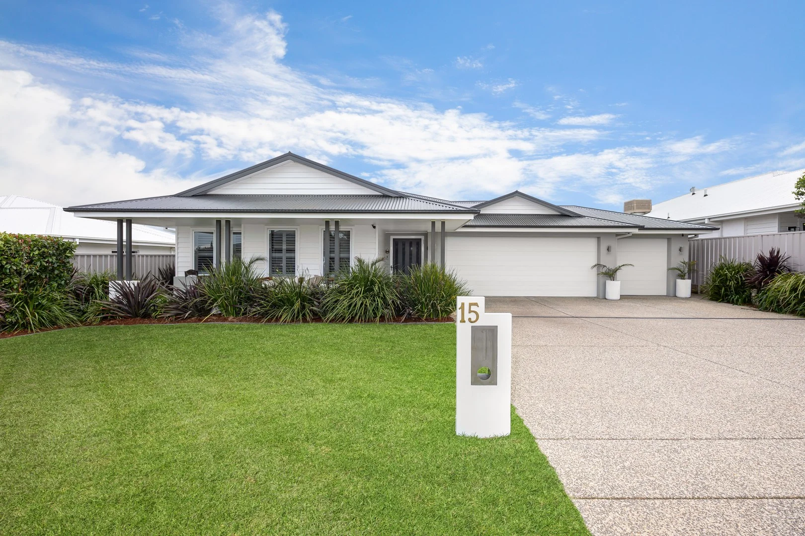 15 Bondi Crescent, Gobbagombalin NSW 2650