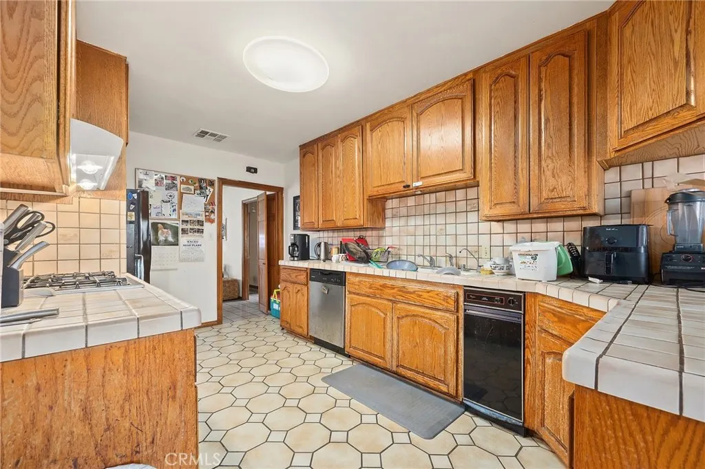 Additional image 19 of 816 N Kenmore Avenue, Los Angeles, CA 90029