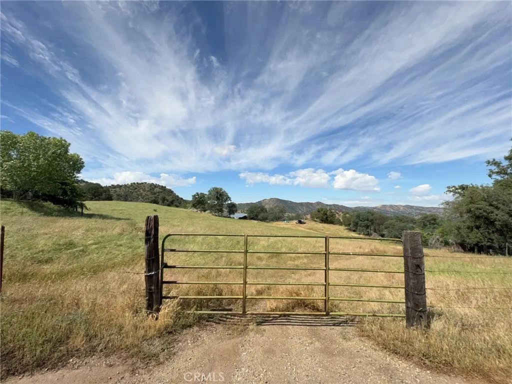 Additional image 126 of 39569 Clover Ln, Squaw Valley, CA 93675