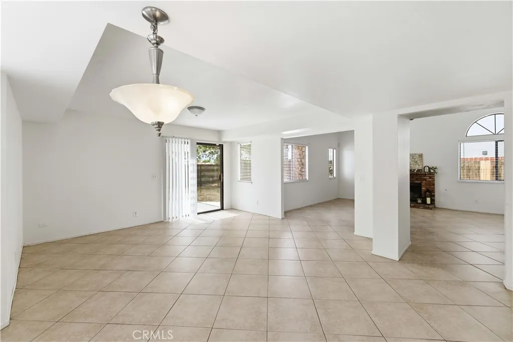 Additional image 9 of 1212 W Ave H4, Lancaster, CA 93534