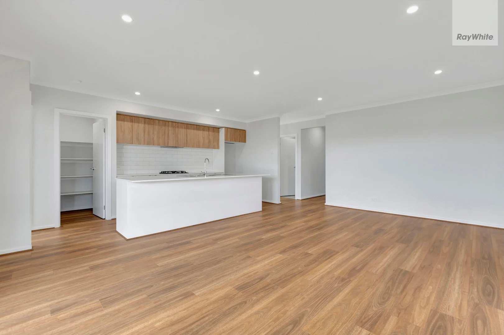 Additional image 5 of 21 Bluestar Grove, Thornhill Park VIC 3335