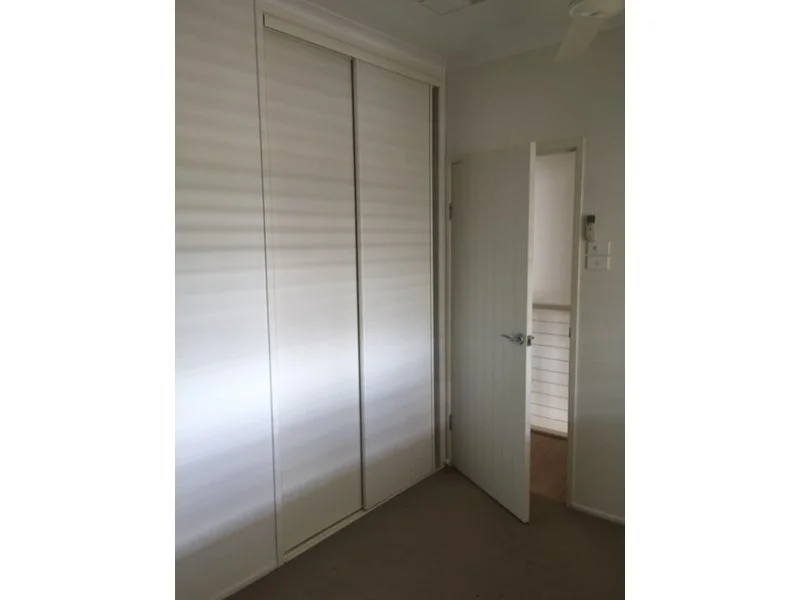 Additional image 14 of 30 Mellish Crescent, Emerald QLD 4720