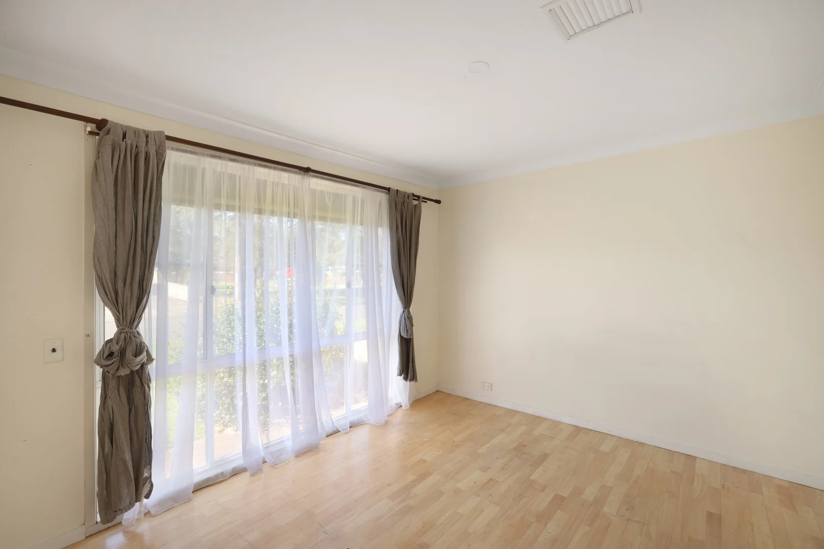 Additional image 5 of 1 Fortinbras Close, Rosemeadow NSW 2560