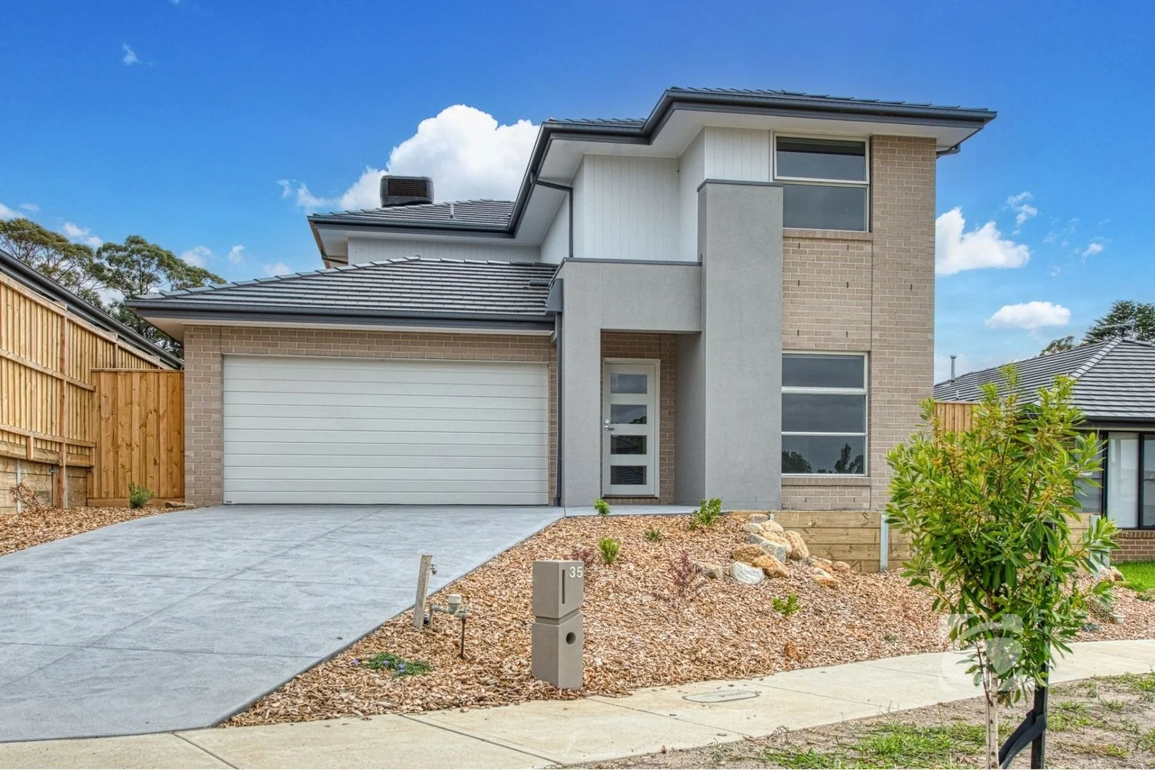 35 Allan Close, Pakenham VIC 3810