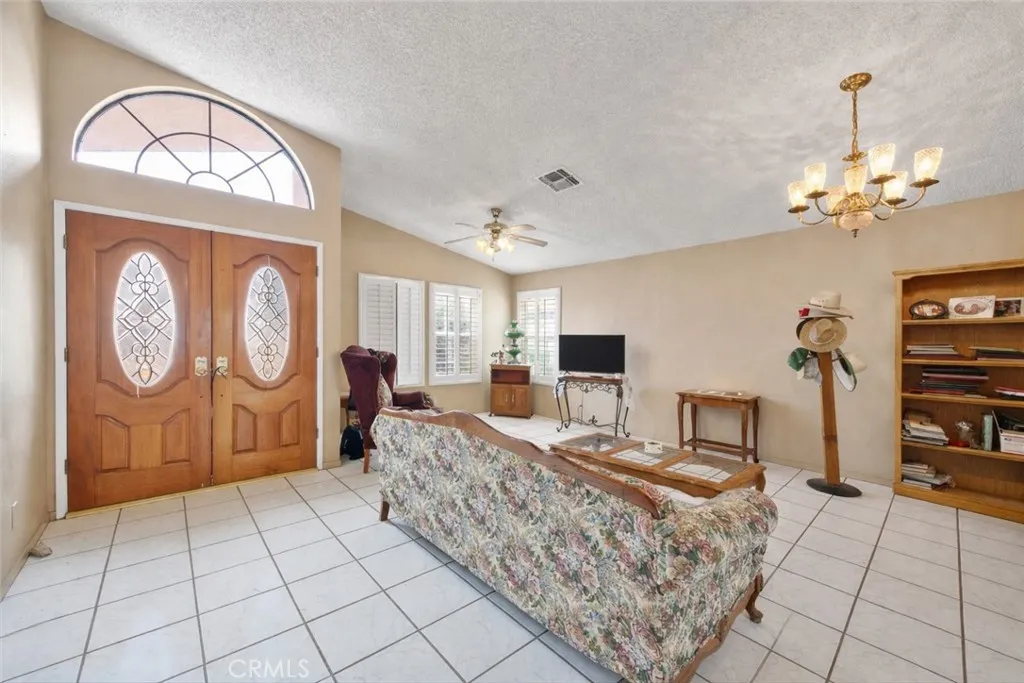 5504 E White Lane, Bakersfield, CA 93307 photo 5