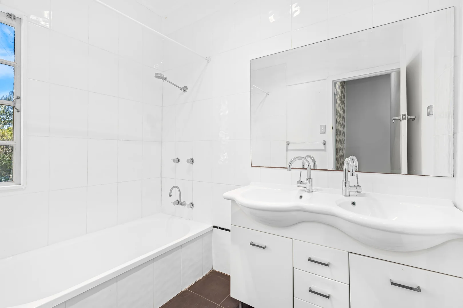 Additional image 5 of 33 Newcomen Street, Indooroopilly QLD 4068