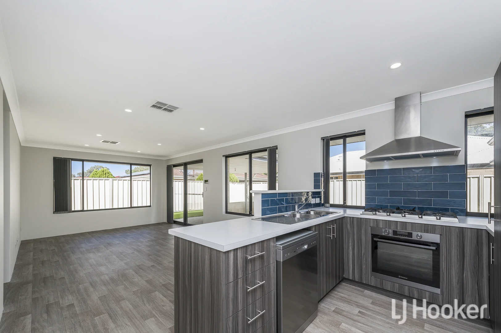 Additional image 3 of 45 Hemingway Drive, Camillo WA 6111