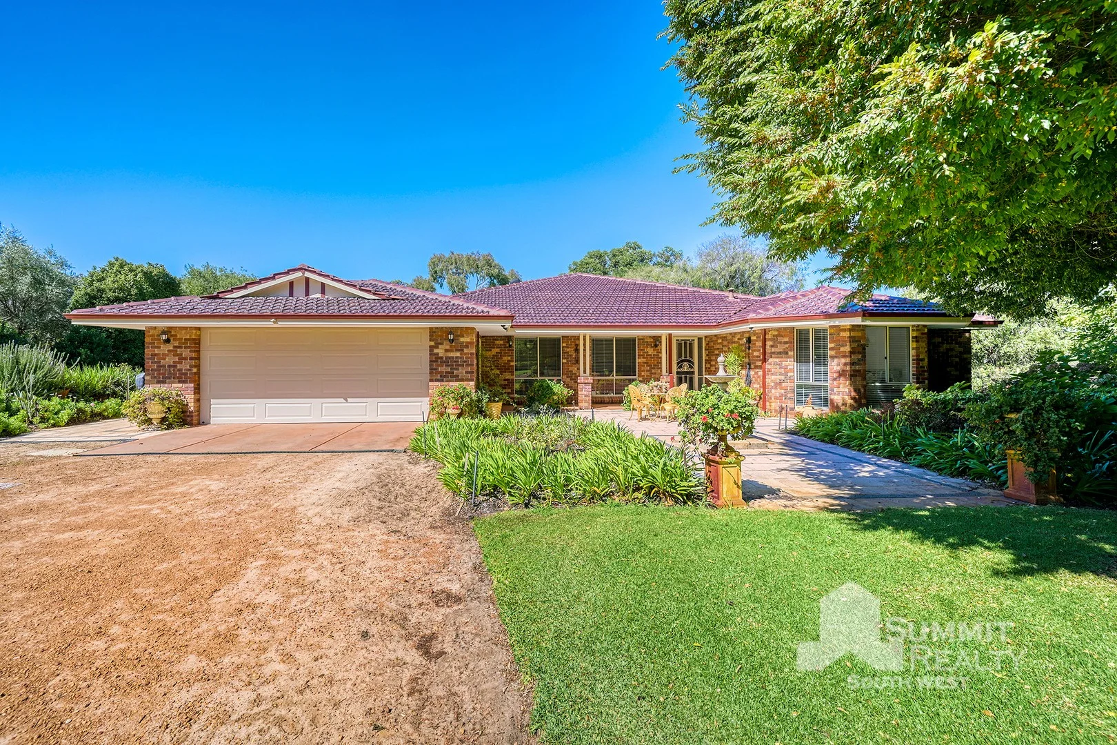 4 Tributary Place, Leschenault WA 6233