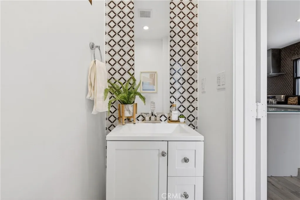 Additional image 36 of 2615 Clyde Ave, Los Angeles, CA 90016