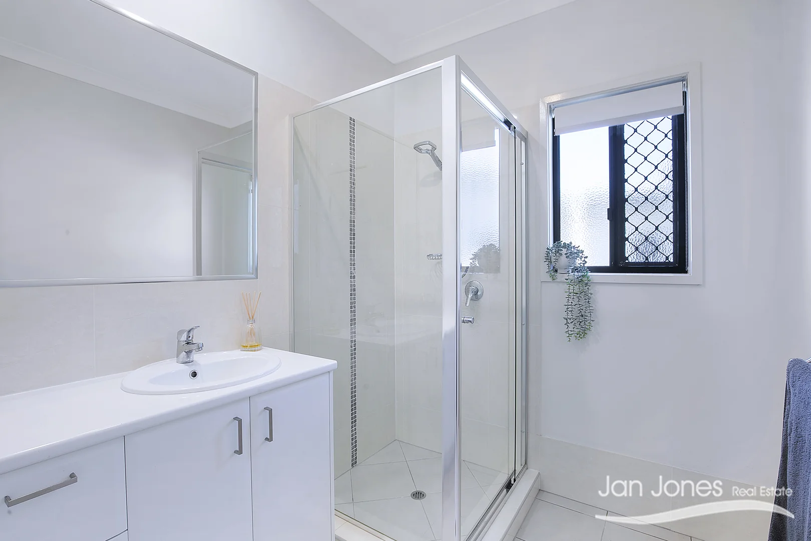 Additional image 17 of Unit 8/12-14 Georgina Street, Woody Point QLD 4019