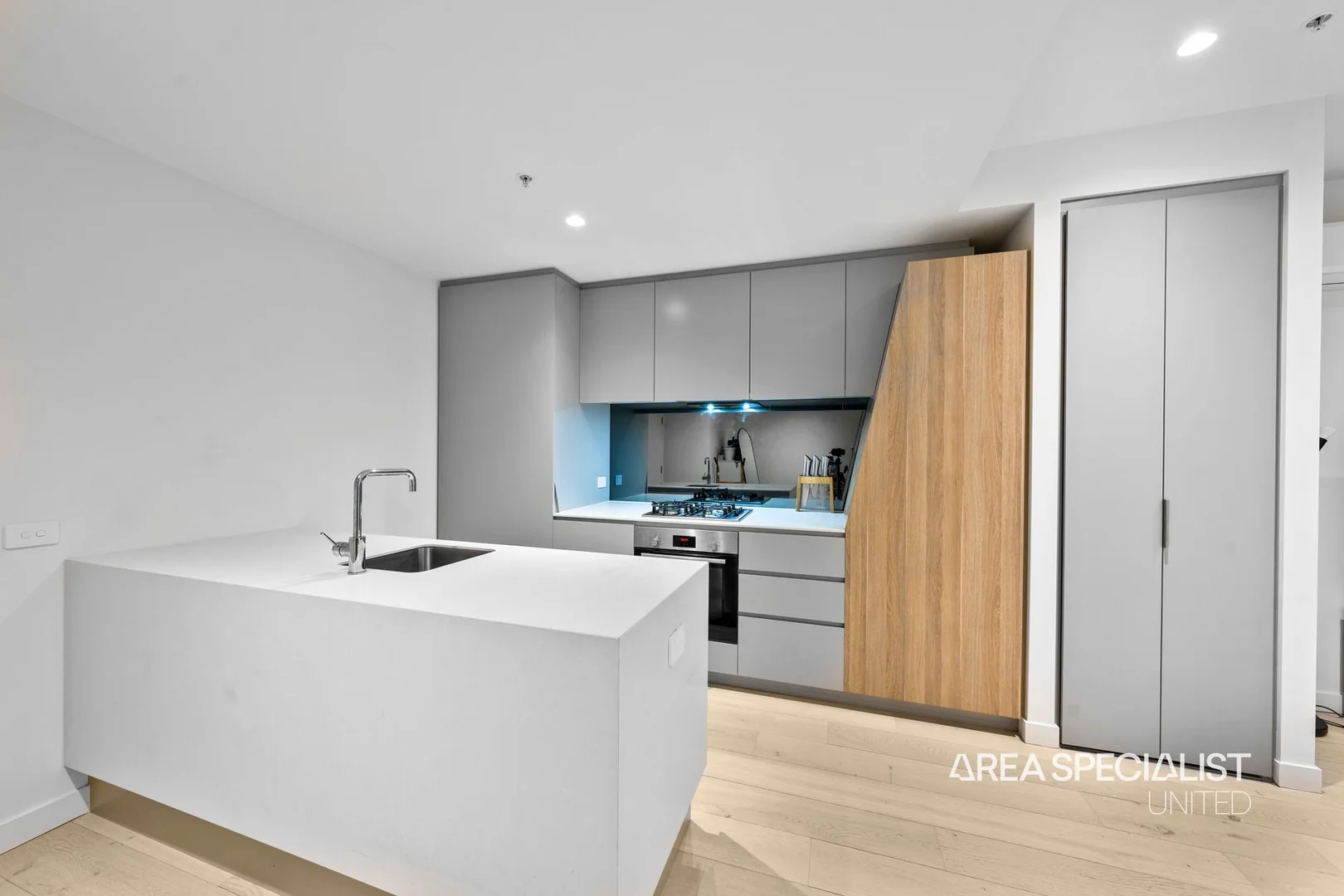 1407/2 Hallenstein Street, Footscray VIC 3011 photo 5